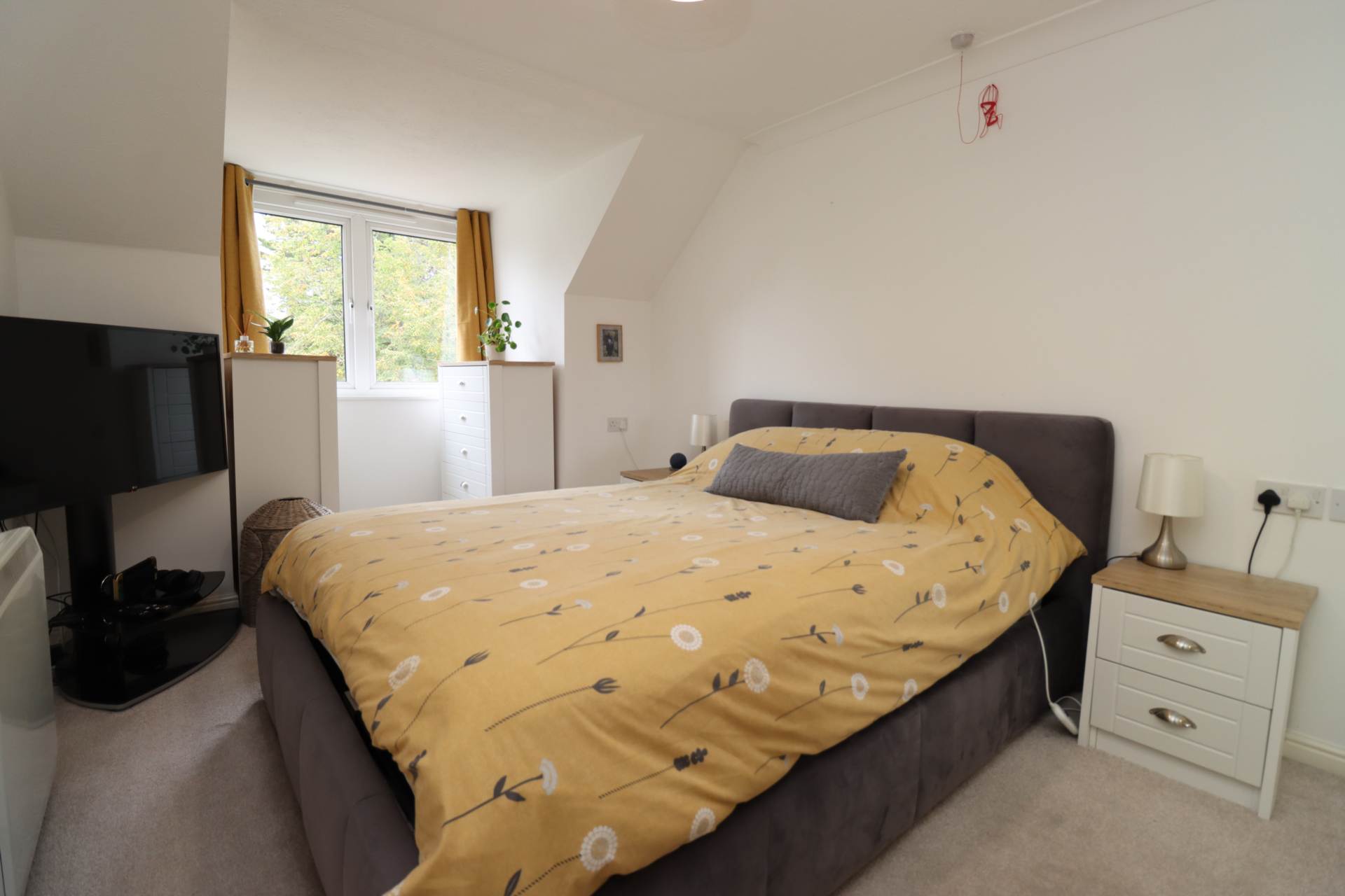 Greenways Court, Bromborough, Image 9