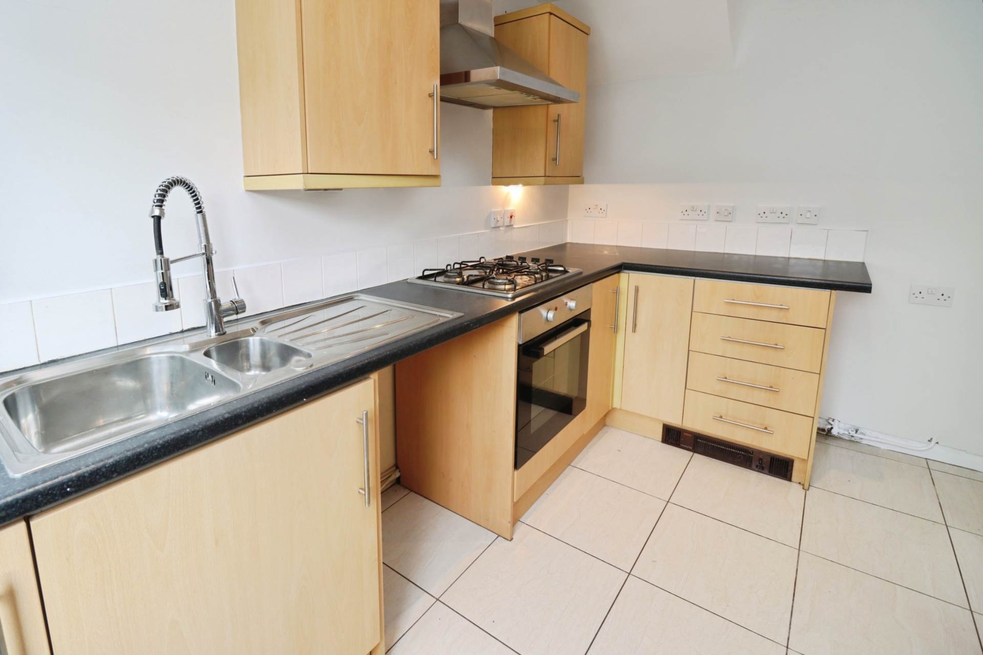 Baildon Green, Little Sutton, Image 8