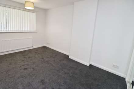 Baildon Green, Little Sutton, Image 12