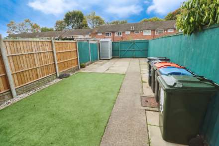 Baildon Green, Little Sutton, Image 4