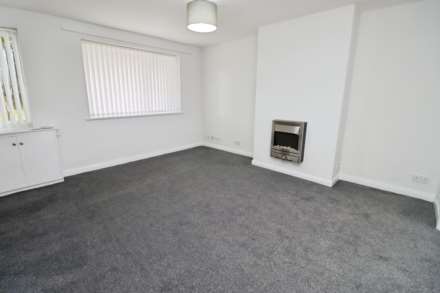 Baildon Green, Little Sutton, Image 5