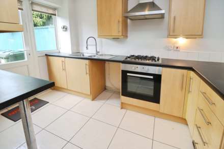Baildon Green, Little Sutton, Image 9