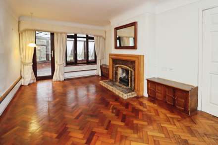 Hillcrest Road, Little Sutton, Image 5