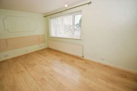 Barnes Green, Spital, Image 17