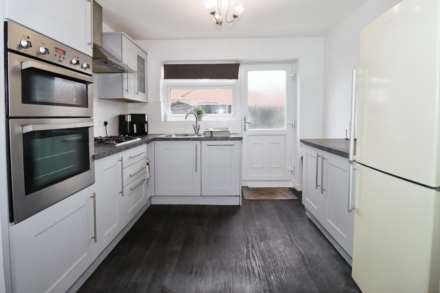 Burdett Avenue, Spital, Image 12