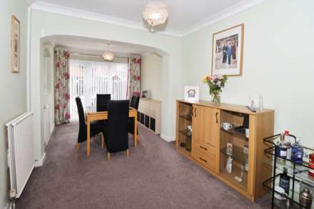 Burdett Avenue, Spital, Image 7