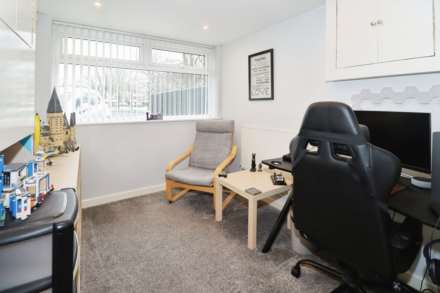 Burdett Avenue, Spital, Image 9