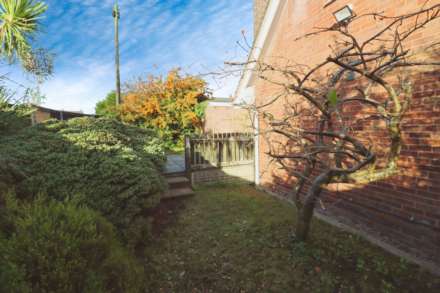 Poulton Royd Drive Spital, Image 23