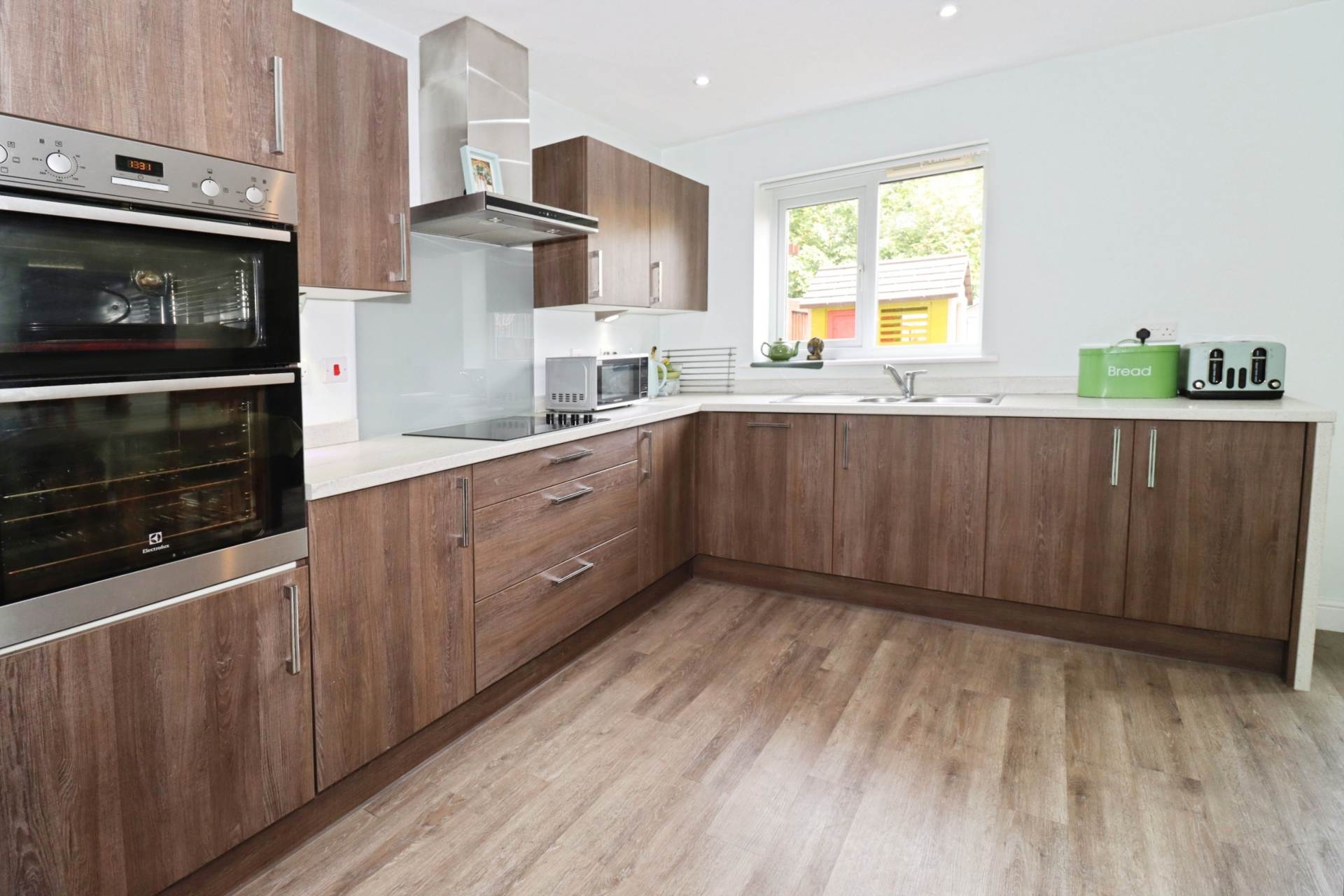 Bromborough Road, Bebington, Image 3