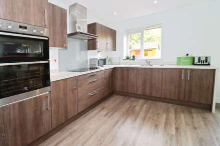 Bromborough Road, Bebington, Image 3