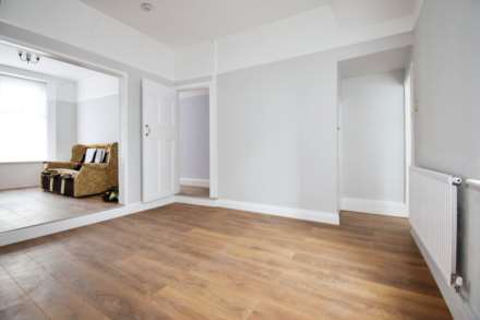 Oakleigh Grove, Wirral, Image 2