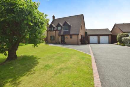 4 Bedroom Detached, Dibbinview Grove, Spital