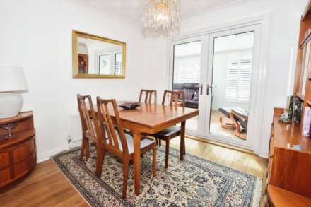Dibbinview Grove, Spital, Image 10