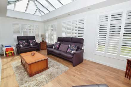 Dibbinview Grove, Spital, Image 11