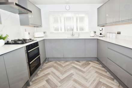 Dibbinview Grove, Spital, Image 12