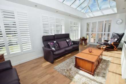 Dibbinview Grove, Spital, Image 4