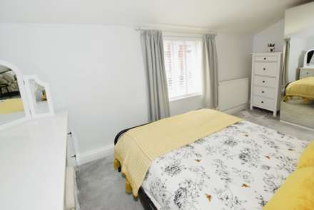 Village Road, Higher Bebington, Image 17