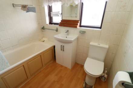 Heather Dene, Bromborough, Image 16