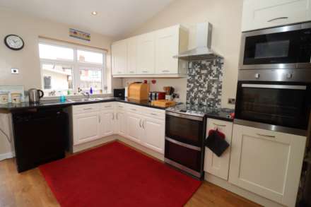 Teehey Lane, Bebington, Image 12