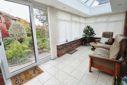 Ascot Grove, Bebington, Image 9
