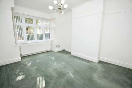 Tudor Avenue, Bebington, Image 5