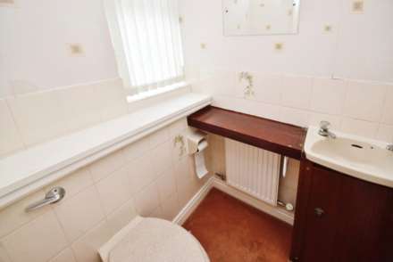Glendale Grove, Spital, Image 12