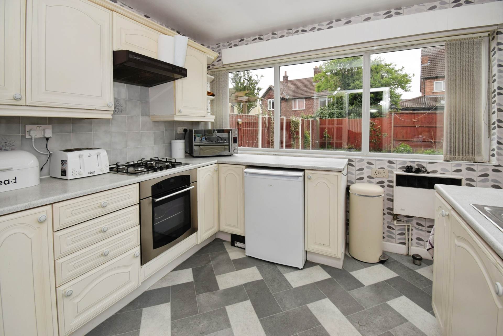 Higher Bebington Road, Bebington, Image 13