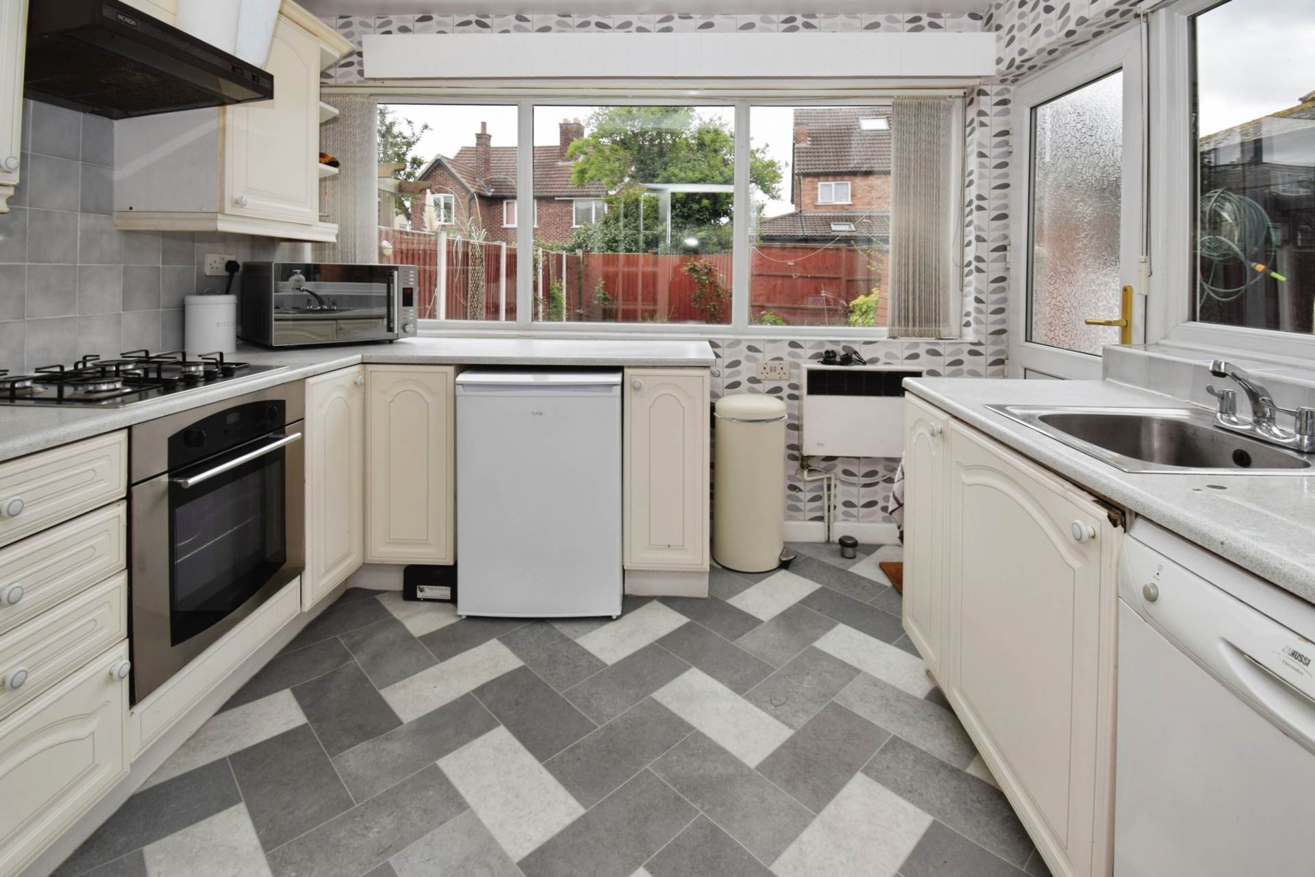 Higher Bebington Road, Bebington, Image 3