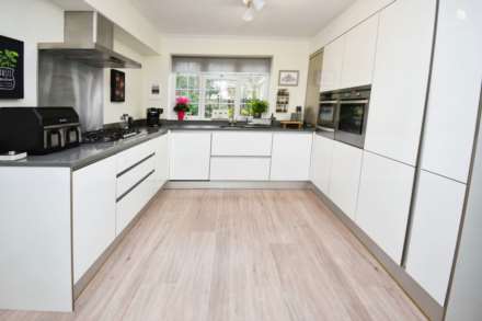 Venables Drive, Spital, Image 3