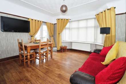 Woodburn Boulevard, Bebington, Image 3