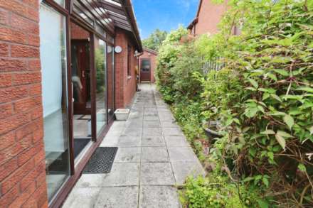 Glendale Grove, Spital, Image 25