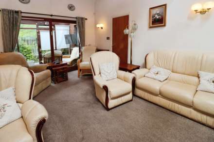 Glendale Grove, Spital, Image 4