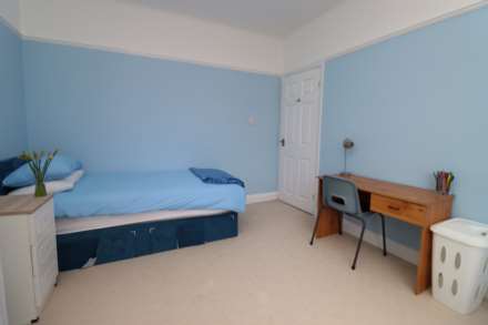 Raeburn Avenue, Bromborough, Image 5