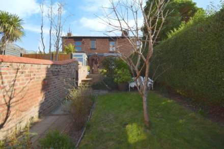 2 Bedroom End Terrace, Willowbank, Devonshire Park