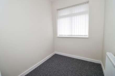 Portia Avenue, Bebington, Image 16
