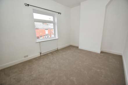 Oakleigh Grove, Bebington, Image 11