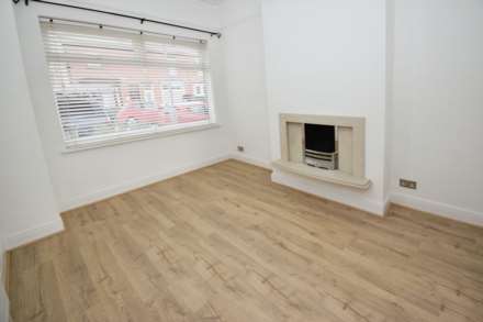 Oakleigh Grove, Bebington, Image 2