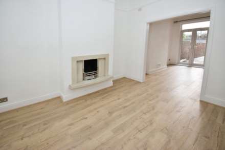 Oakleigh Grove, Bebington, Image 5