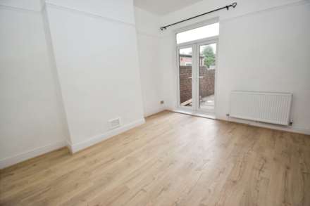 Oakleigh Grove, Bebington, Image 6