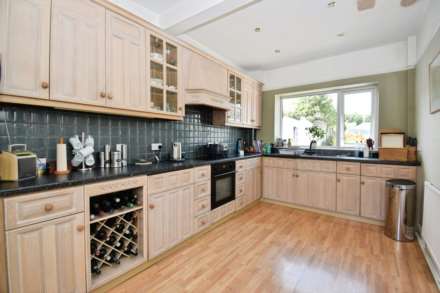 Mill Road, Higher Bebington, Image 12