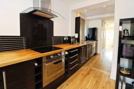 Woodland View, Childer Thornton, Image 19