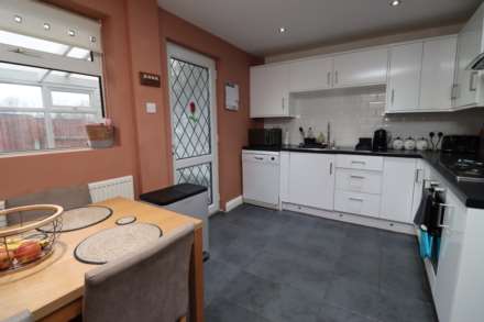 New Chester Road, Bromborough, Image 17