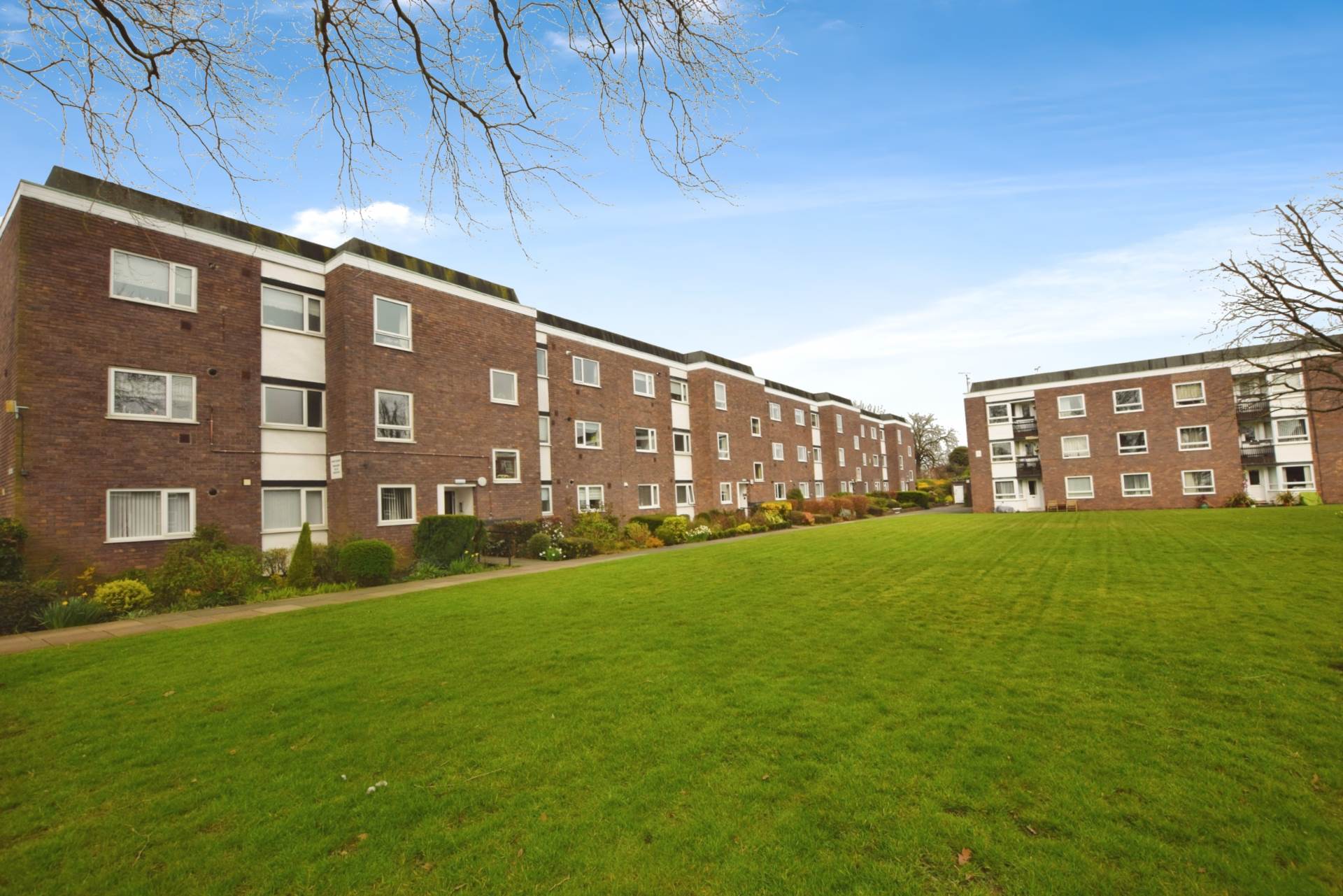 Lancelyn Court, Spital, Image 4