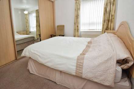 Lancelyn Court, Spital, Image 16