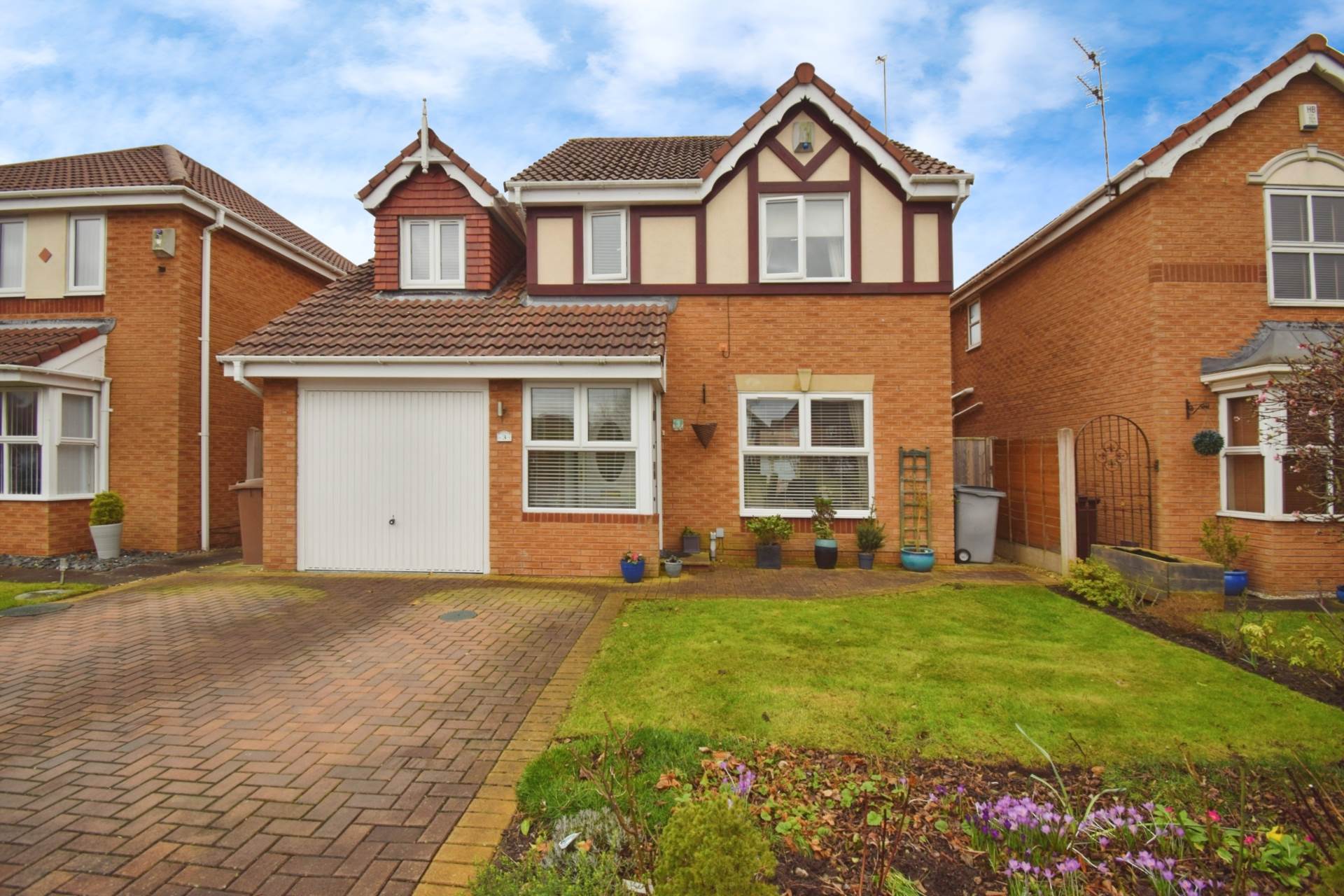 Cheltenham Crescent, Moreton, Image 1