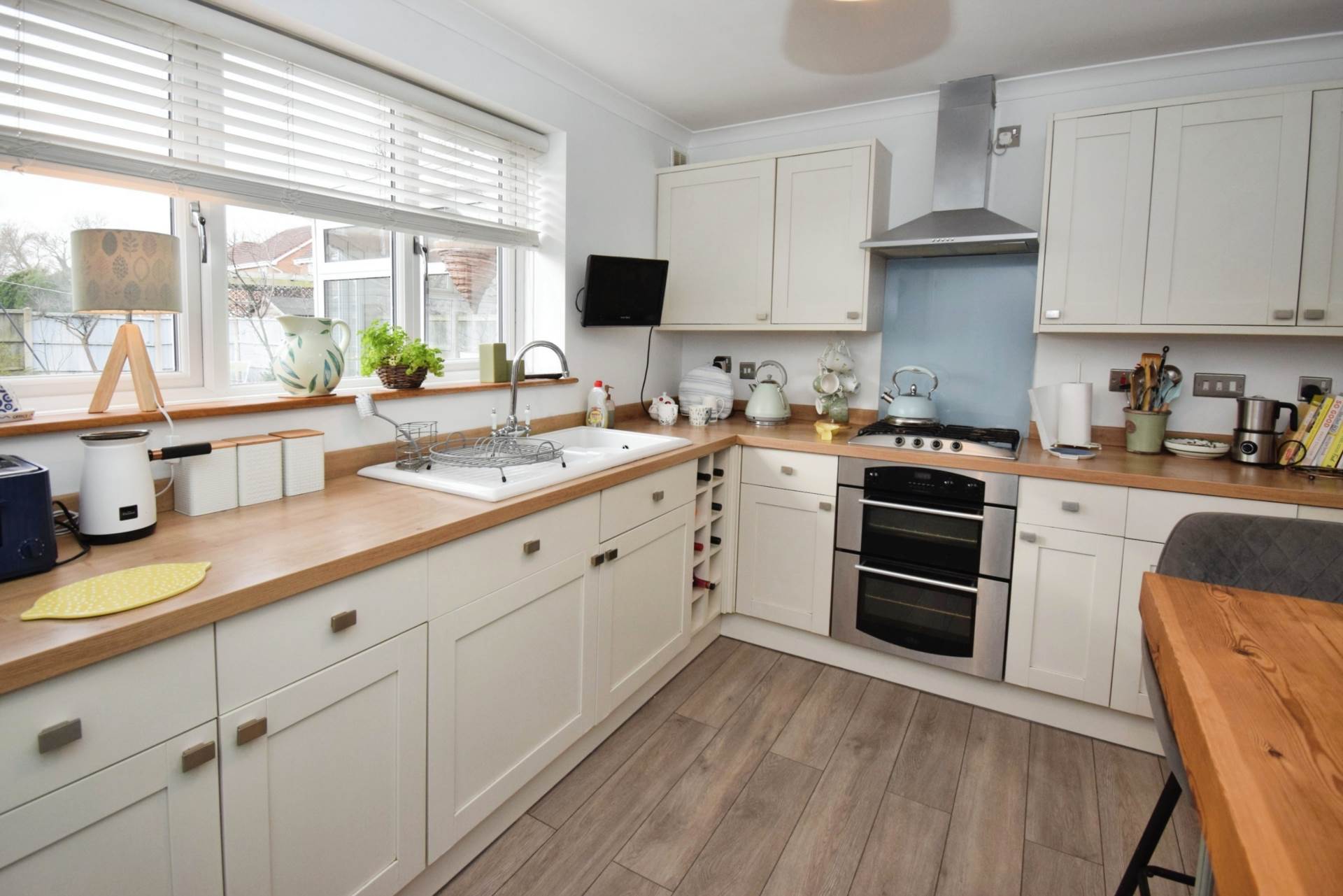 Cheltenham Crescent, Moreton, Image 12