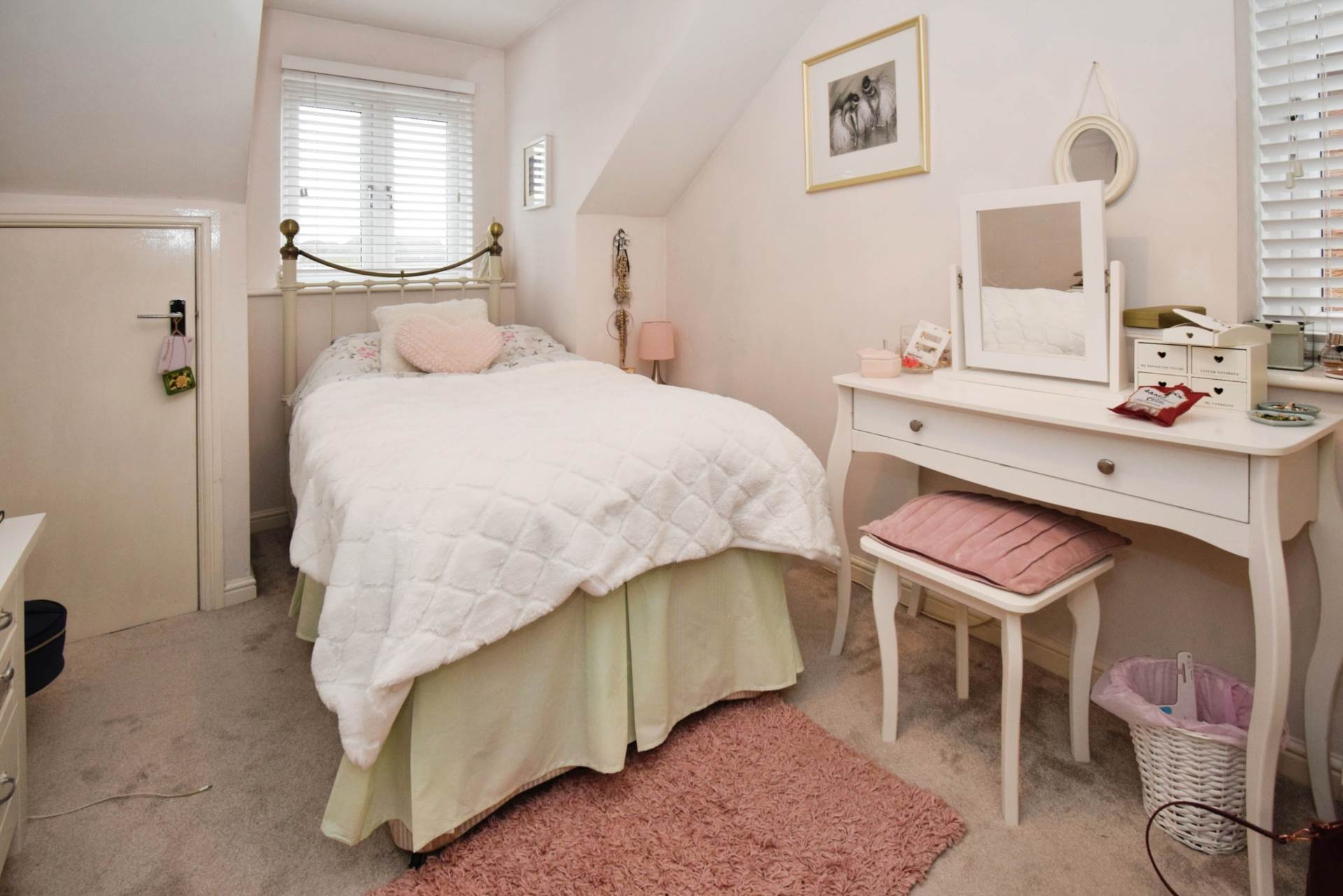 Cheltenham Crescent, Moreton, Image 20