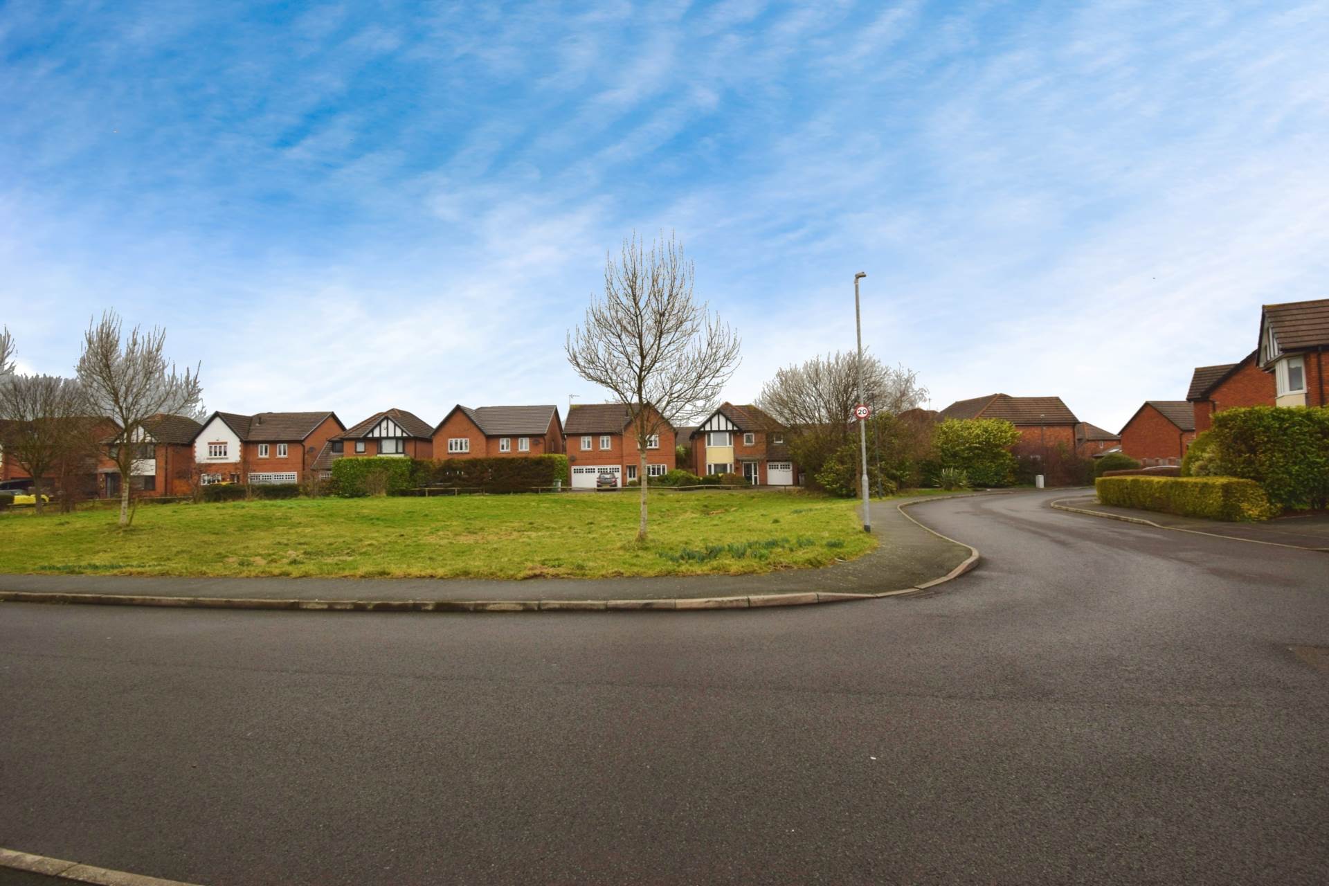 Cheltenham Crescent, Moreton, Image 28