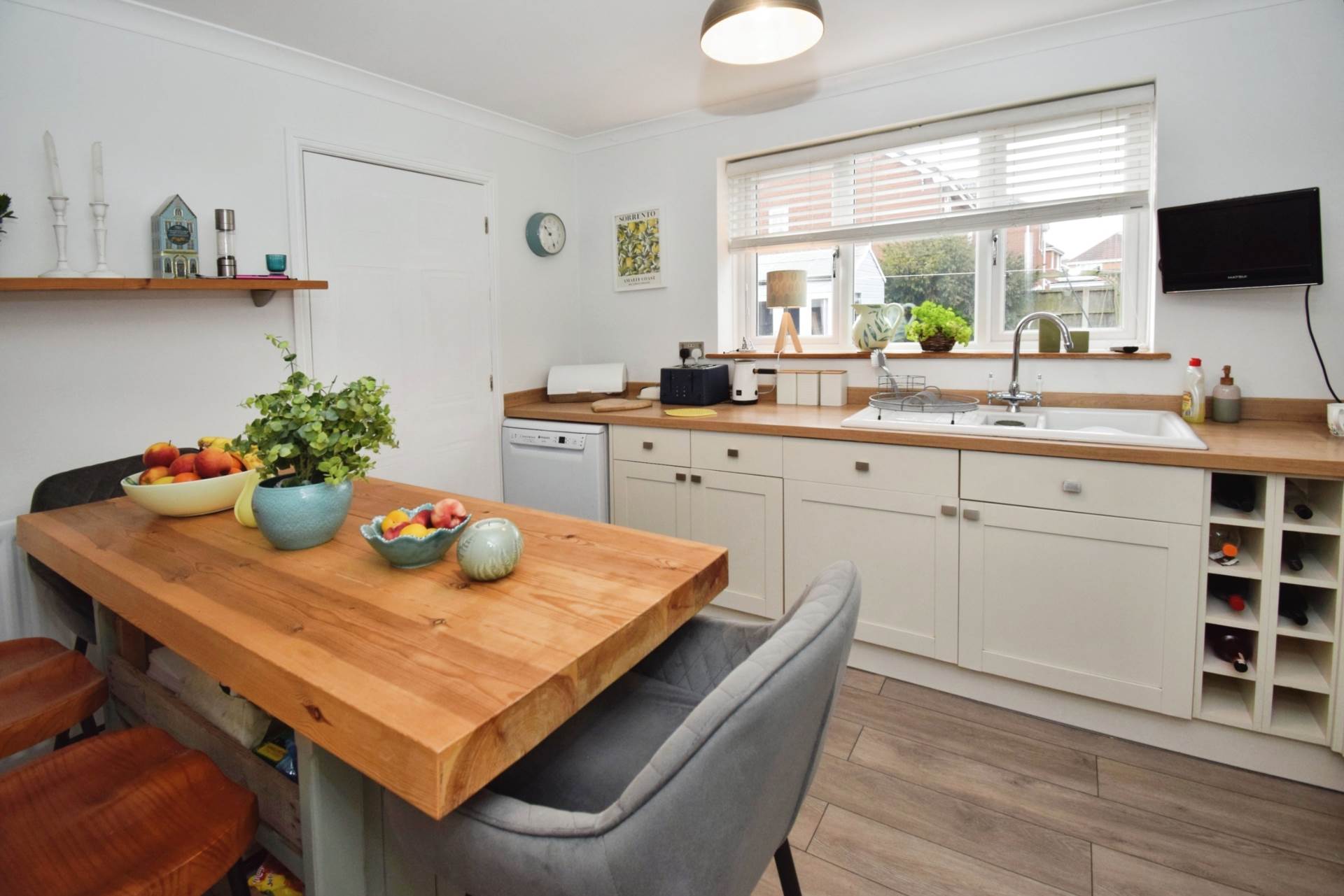 Cheltenham Crescent, Moreton, Image 3