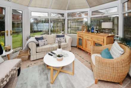 Cheltenham Crescent, Moreton, Image 10